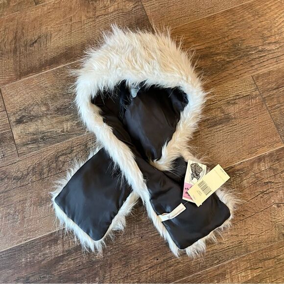 Women’s Faux Fur Scarf by Collection Eighteen NWT🏷 - Picture 7 of 12